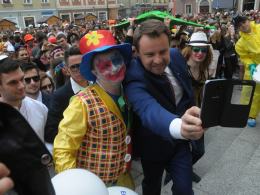 Studenci rządzą miastem. "Oddajcie je w jednym kawałku!"