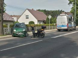 Zderzenie skutera z matizem. Kierowca skutera nietrzeźwy