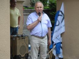 Toast Wolności. KOD upamiętnił 4 czerwca 1989