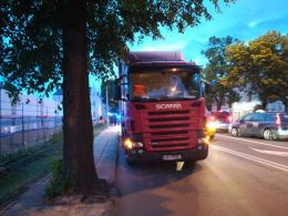 O krok od tragedii. Tir wjechał na skrzyżowanie na czerwonym świetle.