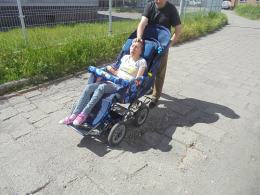 Drogowa udręka w Lewinie Brzeskim. Mieszkańcy walczą o remont