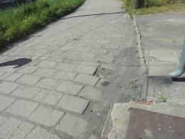 Drogowa udręka w Lewinie Brzeskim. Mieszkańcy walczą o remont