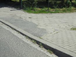 Drogowa udręka w Lewinie Brzeskim. Mieszkańcy walczą o remont