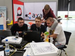 Tysiące linijek kodu i setki kawałków pizzy, czyli maraton programistyczny w CWK