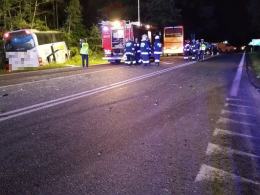 Nocne zderzenie autokaru i busa w Opolu. Są ranni.