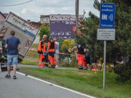 Zderzenie osobówki, tira i busa na trasie Opole-Brzeg