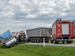 Zderzenie osobówki, tira i busa na trasie Opole-Brzeg