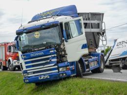 Zderzenie osobówki, tira i busa na trasie Opole-Brzeg