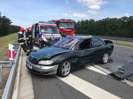 Jeden błąd kierującego toyotą. Kolizja na A4