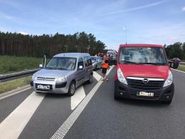 Jeden błąd kierującego toyotą. Kolizja na A4