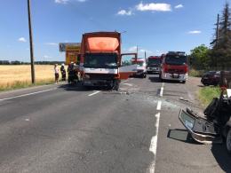 Wypadek na DW 414 we Wrzoskach. Zderzenie TIR-a z osobówką