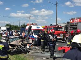 Wypadek na DW 414 we Wrzoskach. Zderzenie TIR-a z osobówką