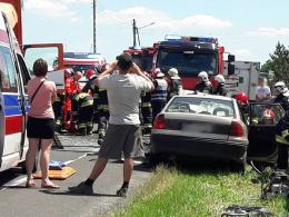 Wypadek na DW 414 we Wrzoskach. Zderzenie TIR-a z osobówką