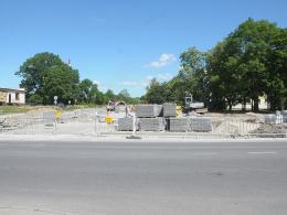Trwają prace przy budowie ronda na Chabrach. Niebawem zamkną ul. Luboszycką