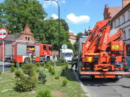 Zasnął za kierownicą, wjechał w basztę zamku w Niemodlinie