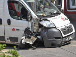Zasnął za kierownicą, wjechał w basztę zamku w Niemodlinie