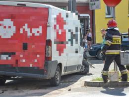 Zasnął za kierownicą, wjechał w basztę zamku w Niemodlinie