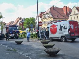 Zasnął za kierownicą, wjechał w basztę zamku w Niemodlinie