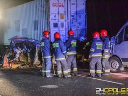 Nocny wypadek na A4. Cztery osoby w szpitalu