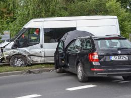 Zderzenie dwóch aut w Niemodlinie. Jedna osoba ranna