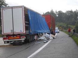 Zderzenie ciężarówek na A4, jedna osoba ranna. Kilkukilometrowy korek