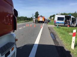 Zderzenie karetki z osobówką, jedna osoba w szpitalu