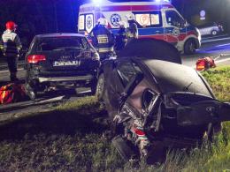 Zderzenie trzech pojazdów w lesie dąbrowskim na DK nr 46