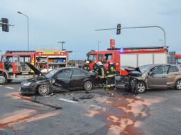 Wypadek na obwodnicy Opola. Cztery osoby ranne, w tym małe dziecko