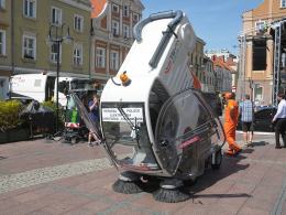 Opole ma pierwszą w Polsce elektryczną zamiatarkę ulic
