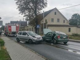 Zderzenie dwóch samochodów w Kostowie