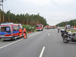 Volvo i volkswagen zderzyły się na autostradzie A4