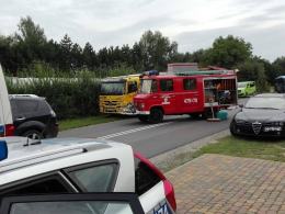 Czołowe zderzenie w Praszce. Dwoje rannych, w tym dziecko