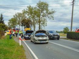 Zderzenie 4 samochodów pod Nysą. 3 osoby w szpitalu