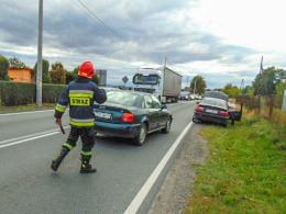Zderzenie 4 samochodów pod Nysą. 3 osoby w szpitalu