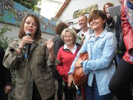 Izabela Trojanowska odcisnęła dłonie w Opolskiej Alei Gwiazd