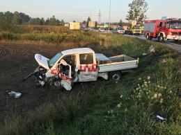 Zderzenie dwóch samochodów na skrzyżowaniu "krajówek"