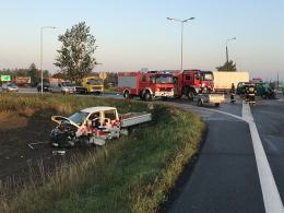 Zderzenie dwóch samochodów na skrzyżowaniu "krajówek"