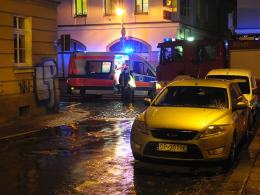 Bezdomny ucierpiał w pożarze śmietnika