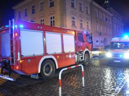 Bezdomny ucierpiał w pożarze śmietnika