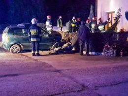 Kierowca osobówki wjechał w dom w Michałowie