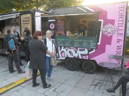 Foodtrucki w rytmie piosenki autorskiej