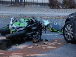 Zderzenie audi z motocyklem na Piastowskiej