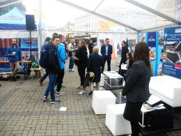 Na opolskim rynku trwają targi pracy "Przystanek Kariera"