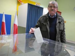 Wybory do Rad Dzielnic trwają, choć nie bez problemów