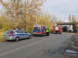 Zignorował znaki i nie zmieścił się pod przejazdem