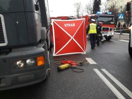 Śmierć na przejściu dla pieszych. Ciężarówka potrąciła człowieka w Strzelcach Opolskich