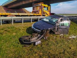 Zakrzów: Opel dachował na A4