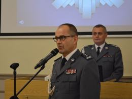 Nowi policjanci zaprzysiężeni, doświadczeni uhonorowani