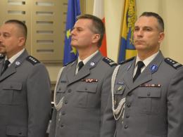 Nowi policjanci zaprzysiężeni, doświadczeni uhonorowani