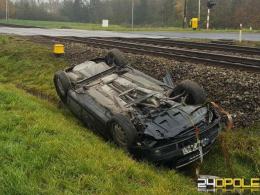 Groźny wypadek w Brzegu. Auto zatrzymało się na torach kolejowych.